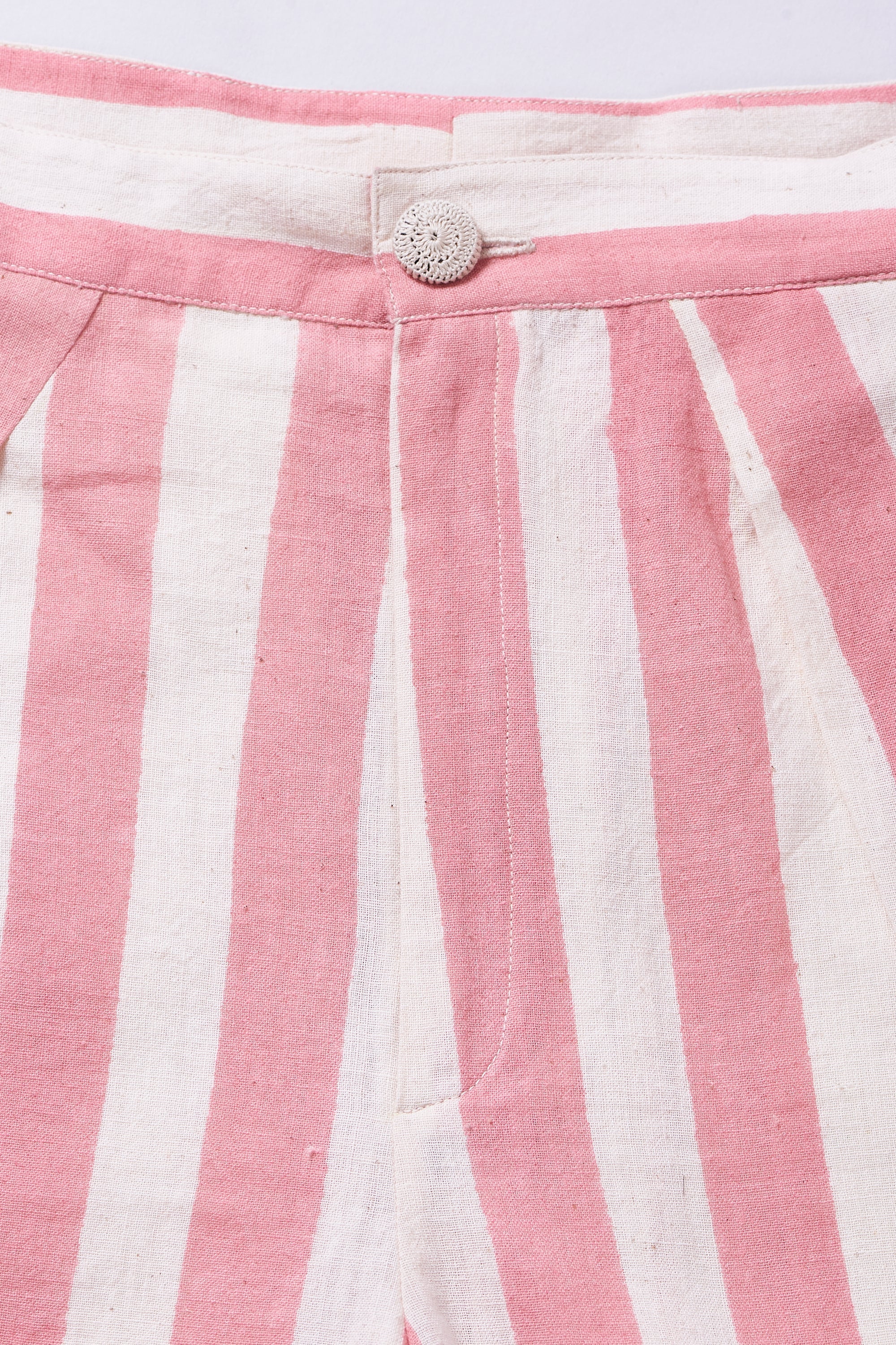 OVERLAP PLEAT TROUSERS IN SCREEN PRINT