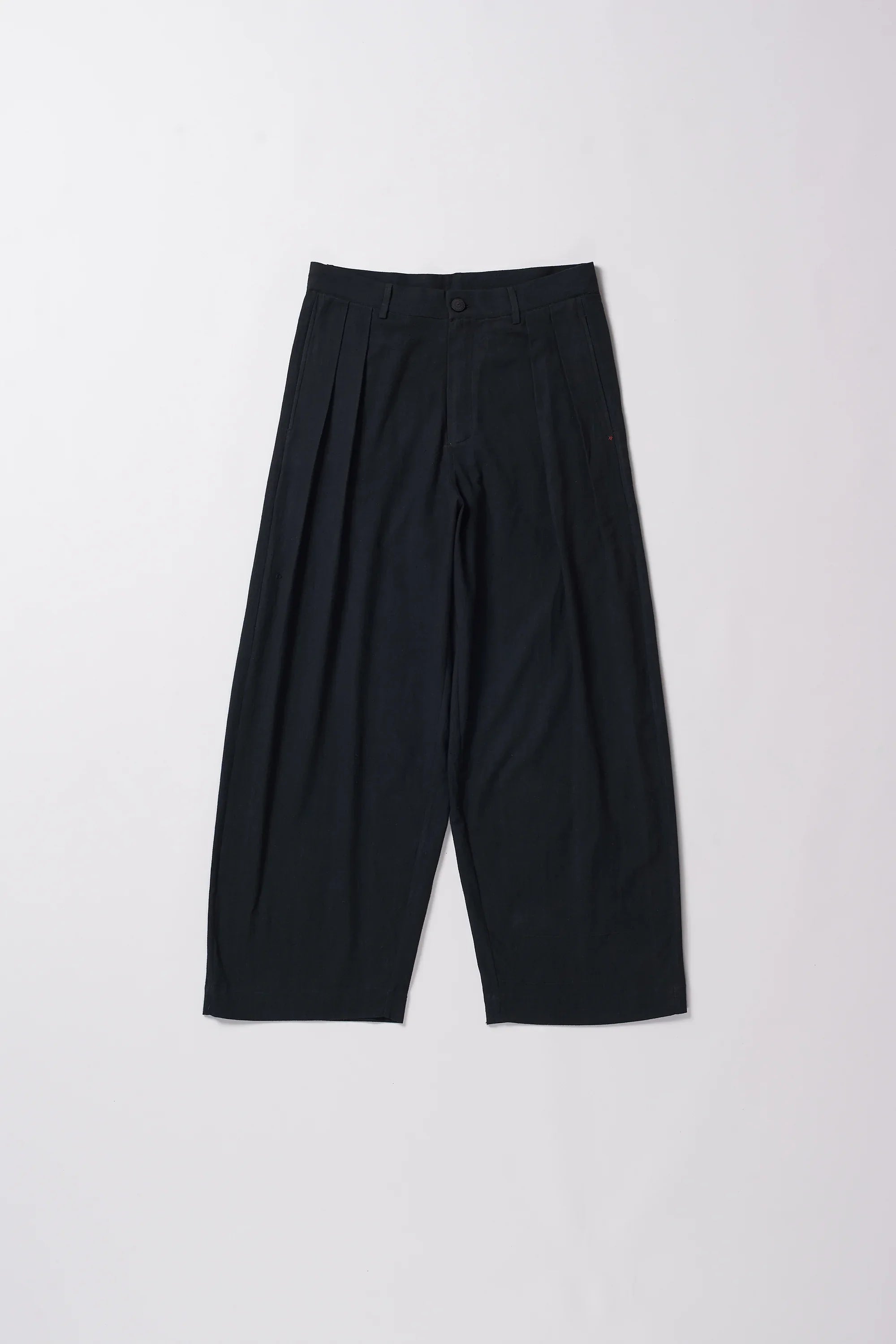 cotton pleated trousers in black
