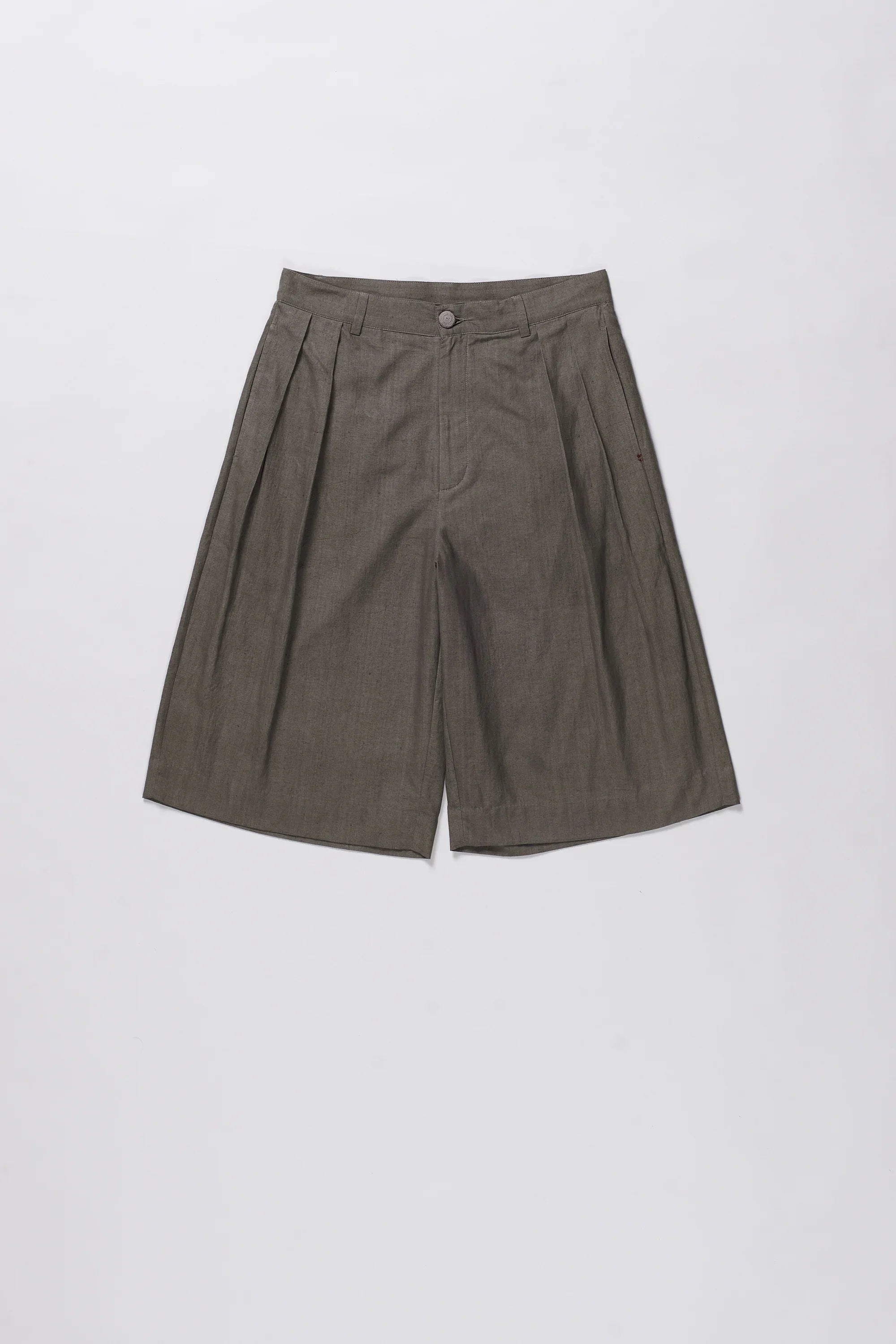 Pleated Shorts in Ash Grey
