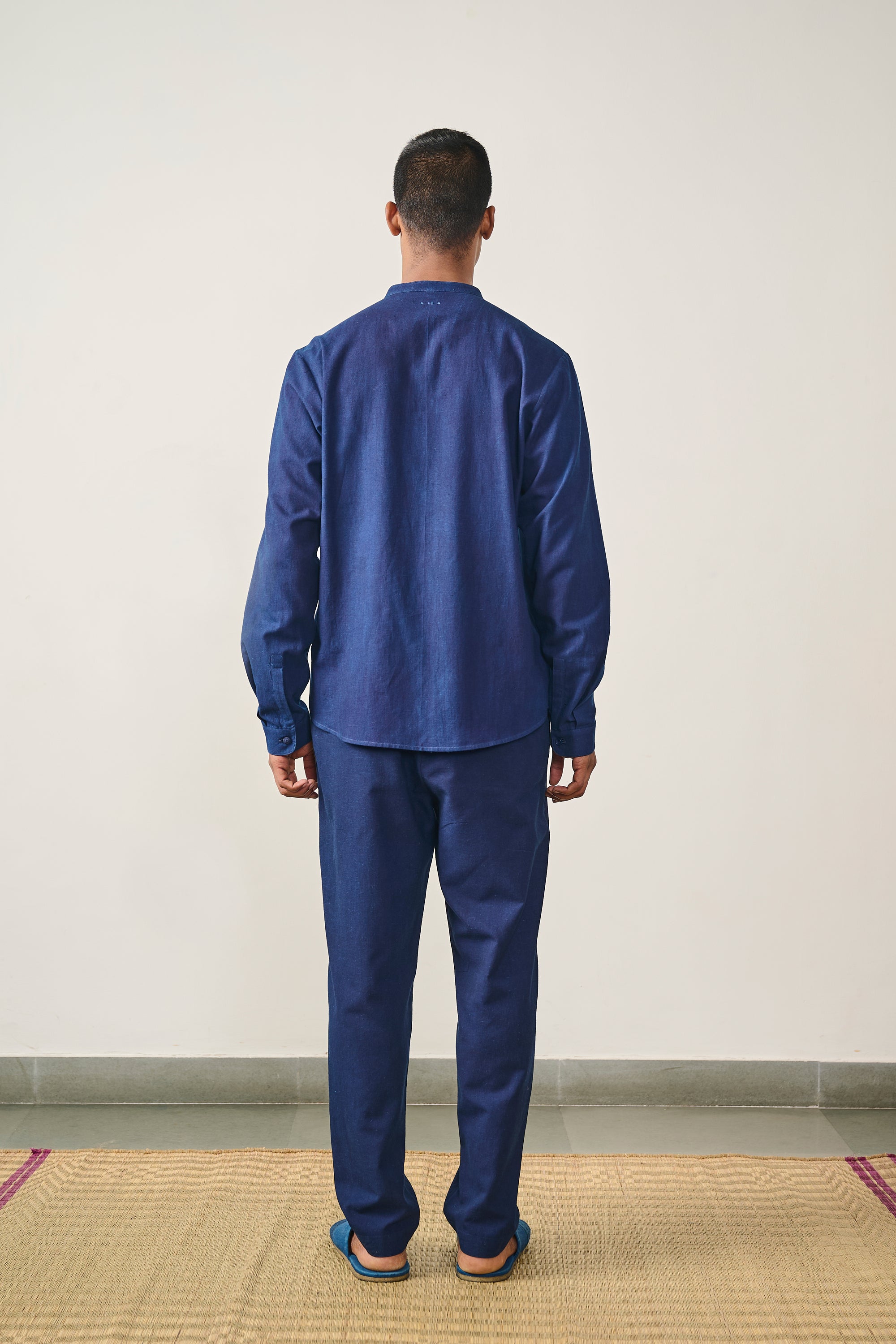 INDIGO BAND COLLAR SHIRT