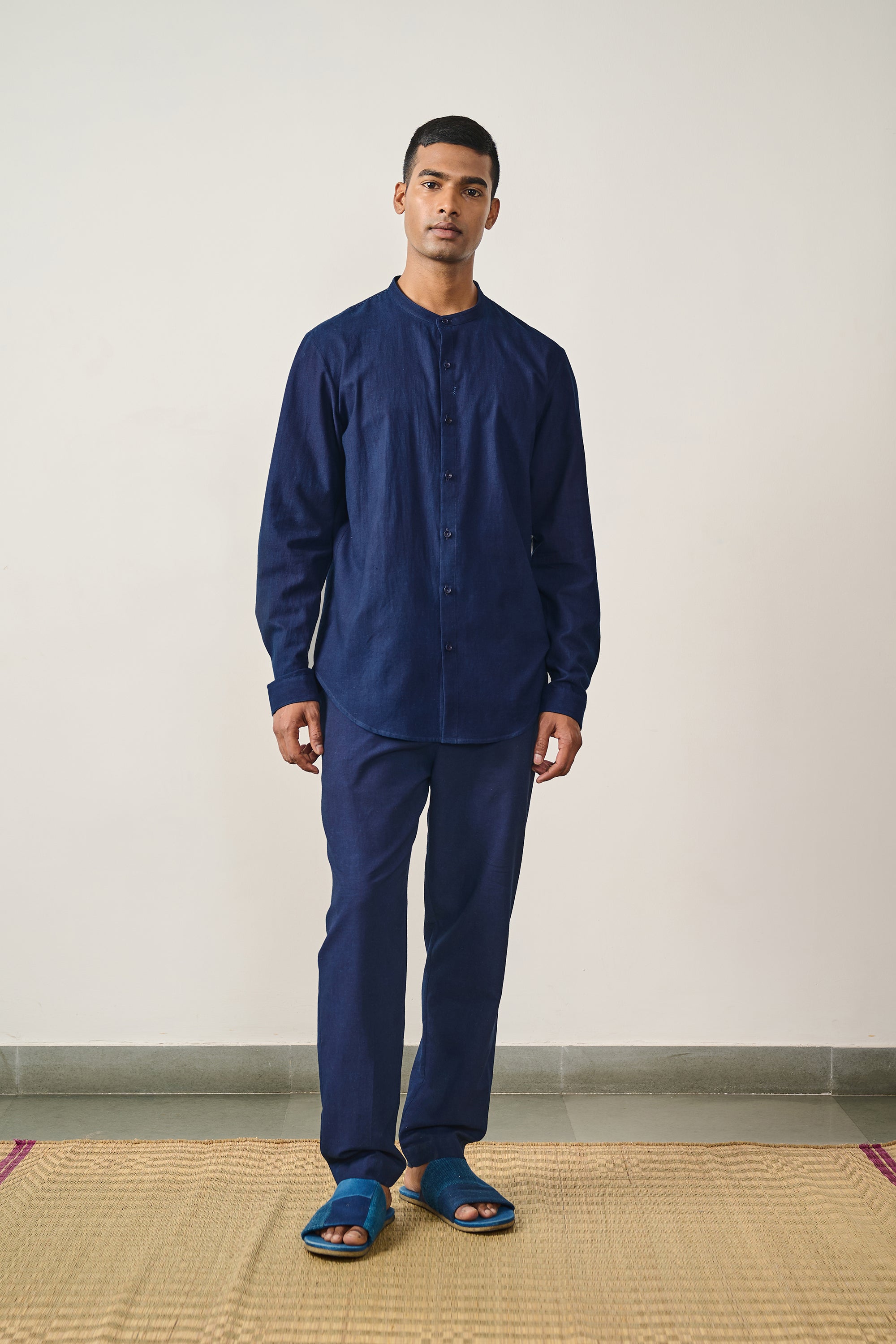 INDIGO BAND COLLAR SHIRT