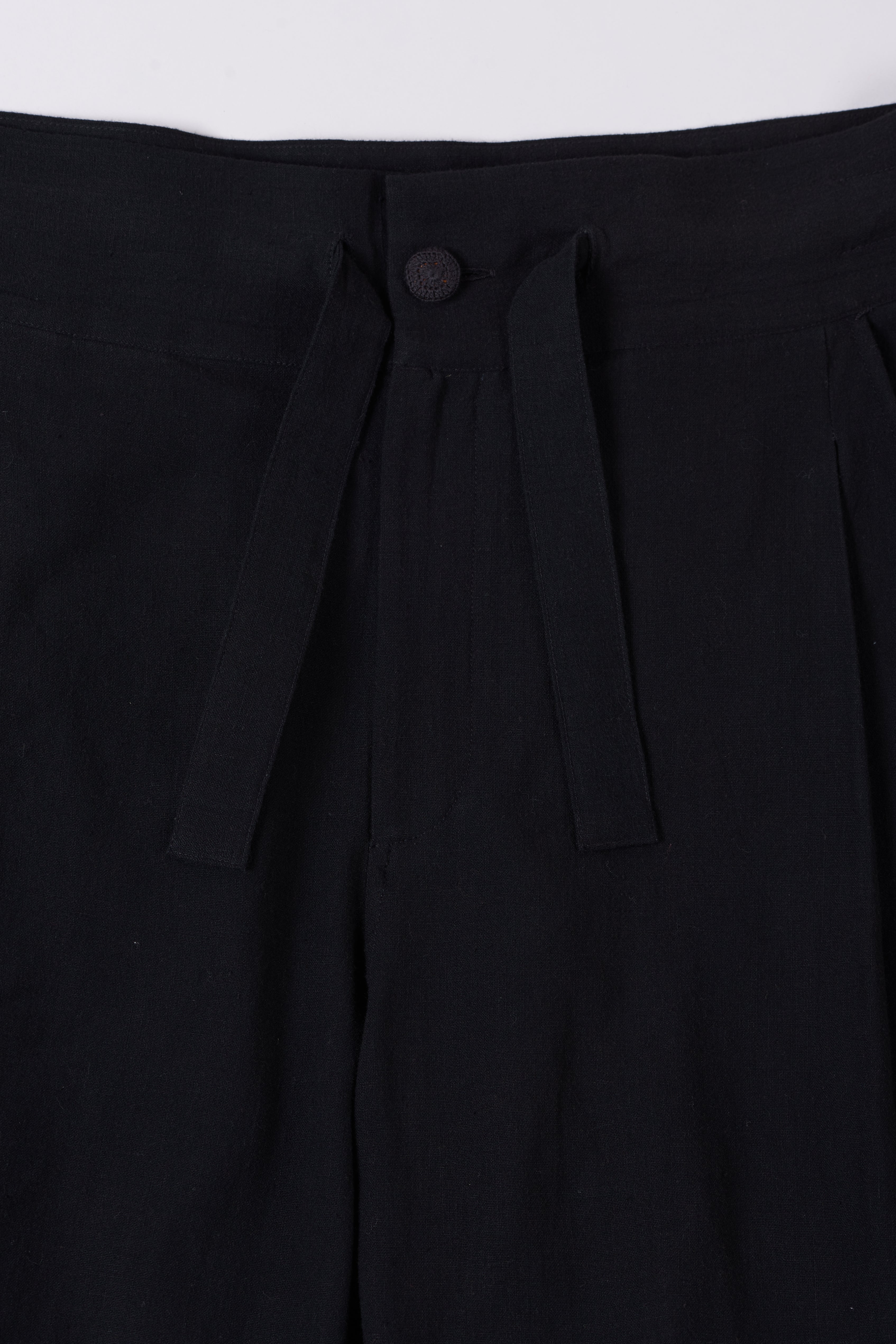 BLACK RELAXED TROUSERS