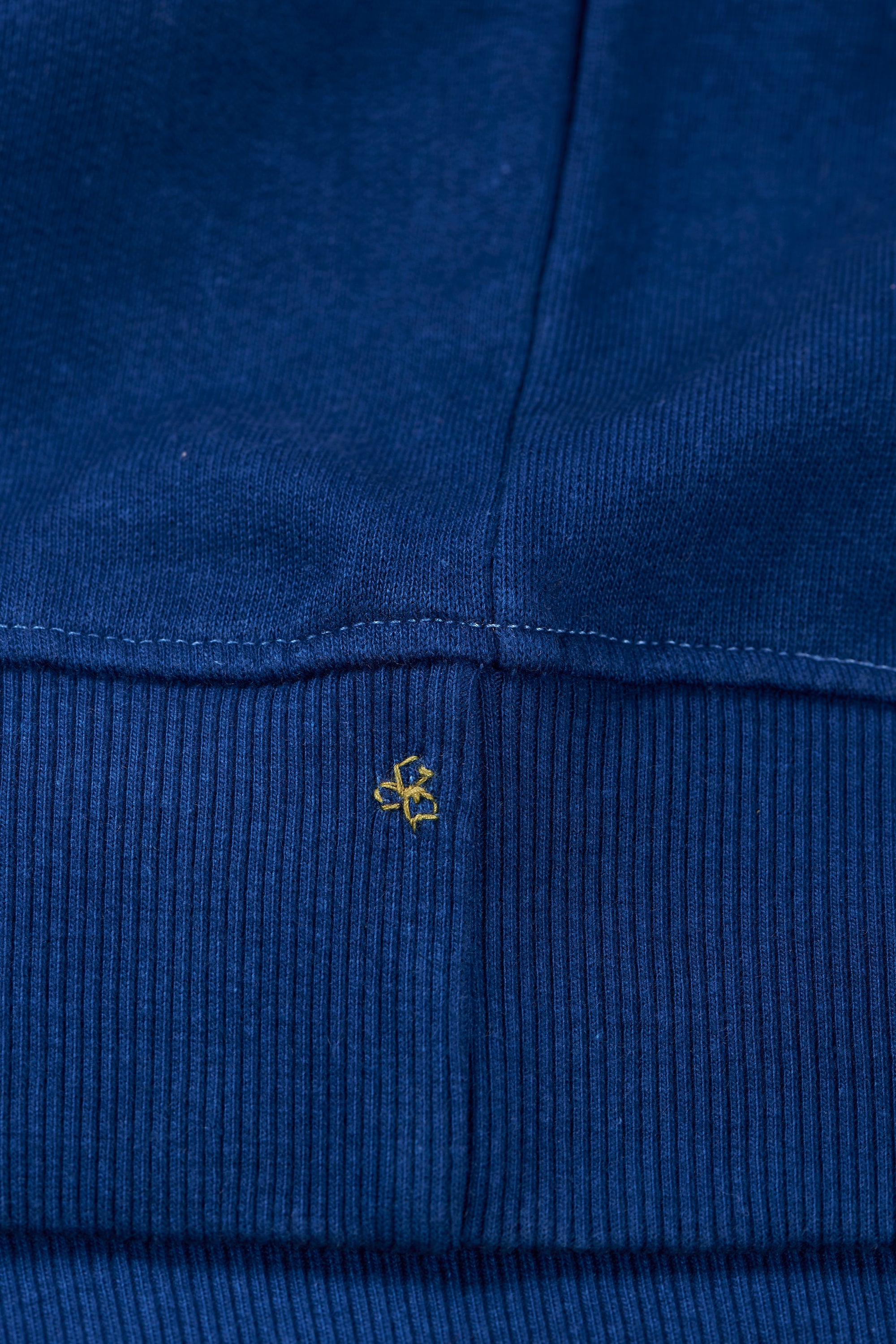 MEDIUM INDIGO SWEATSHIRT