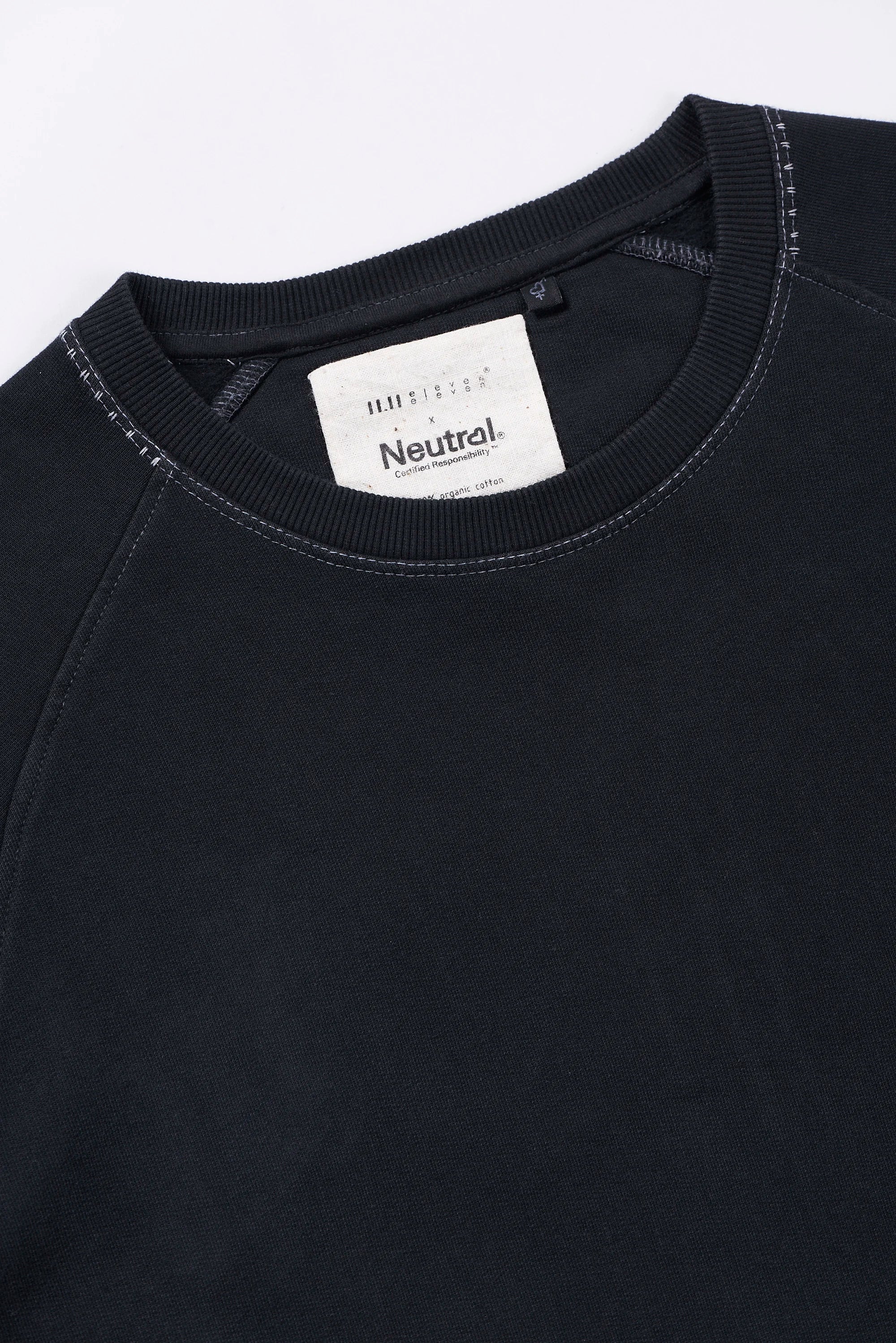 BLACK SWEATSHIRT