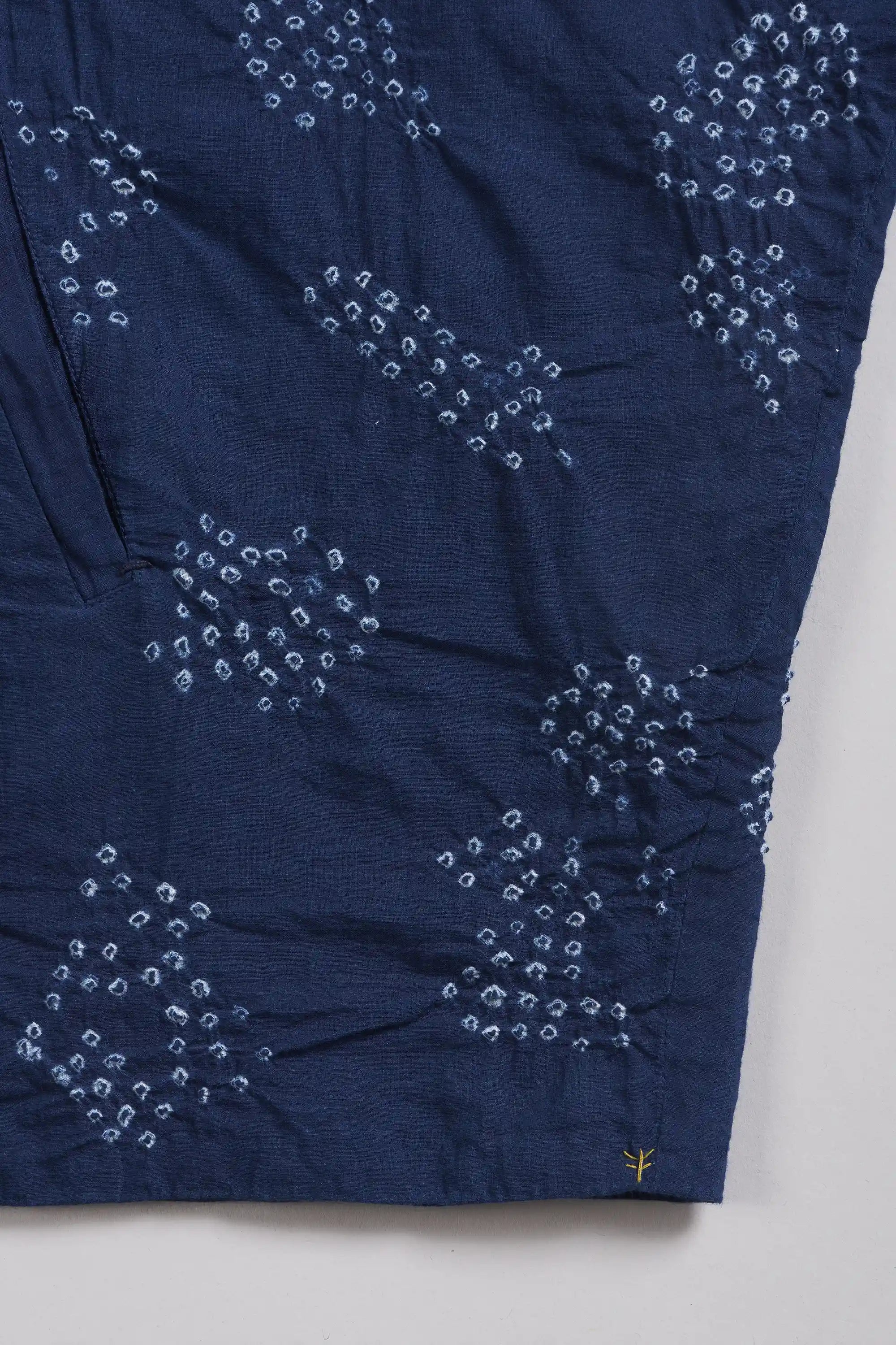Close up side pocket.