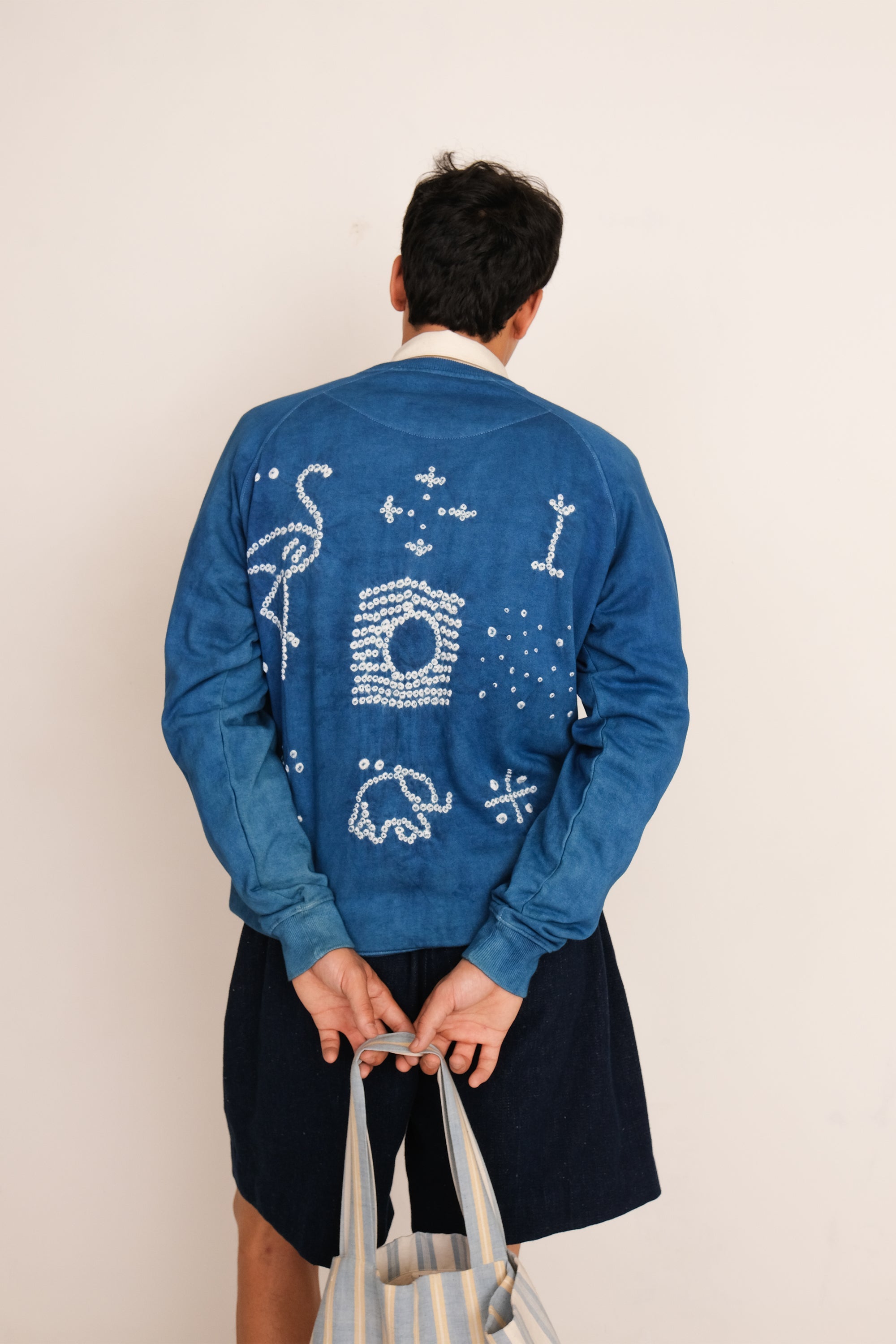 MEDIUM INDIGO ORGANIC COTTON BANDHANI SWEATSHIRT