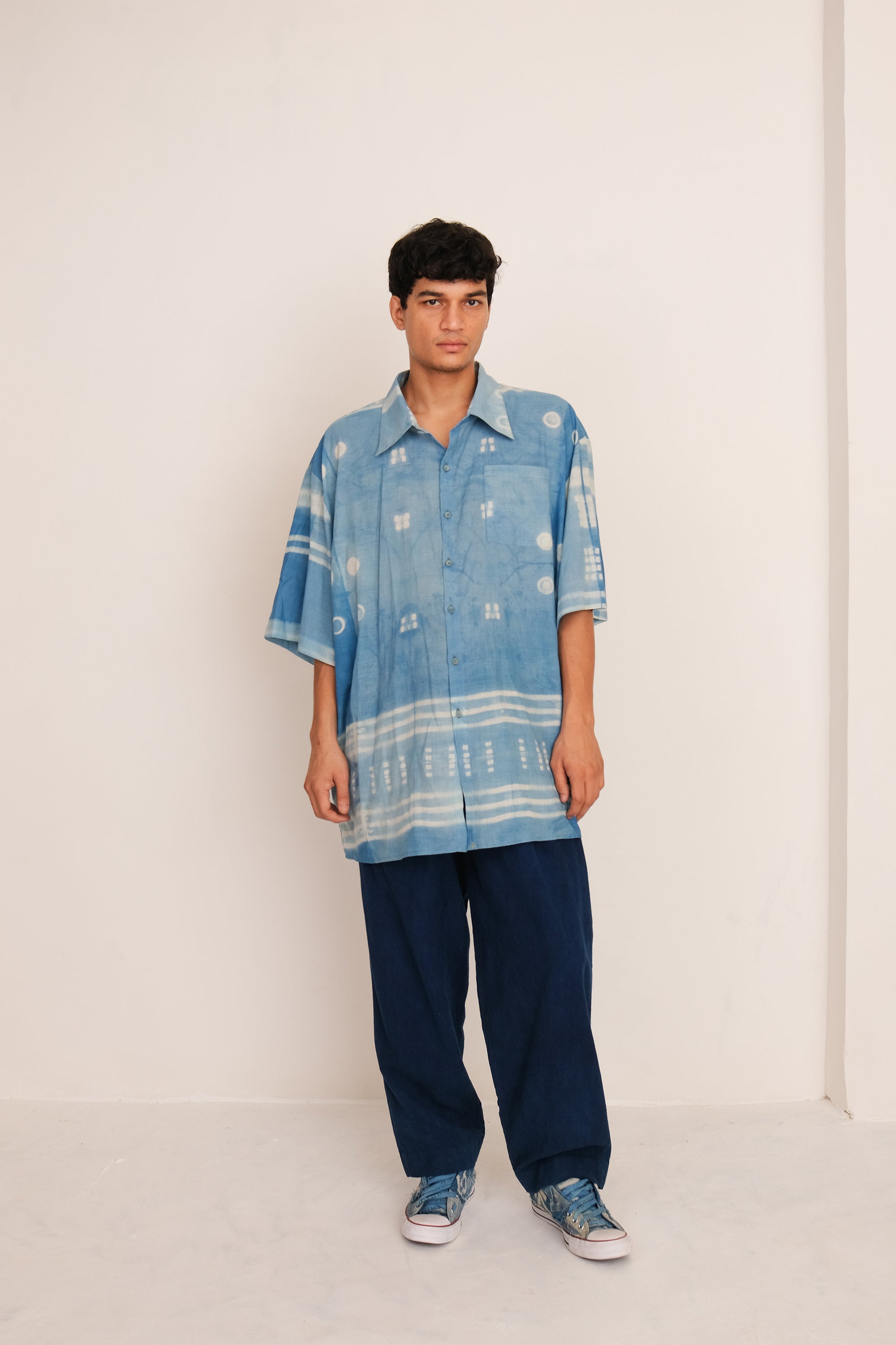 LIGHT INDIGO CLAMP DYE COTTON SHIRT