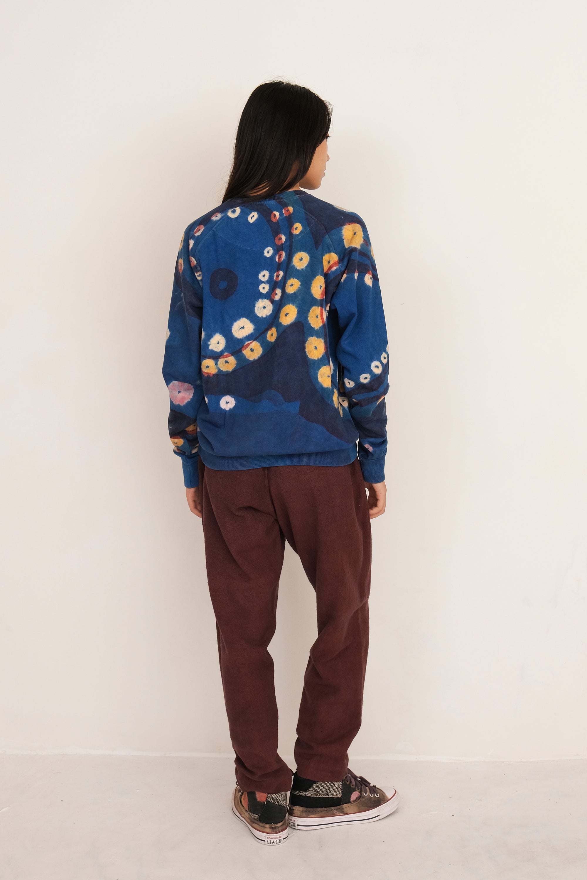 INDIGO HAND PAINTED & BANDHANI SWEATSHIRT