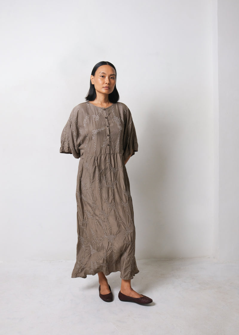 BANDHANI KIMONO SLEEVE SLIK DRESS IN CHARCOAL