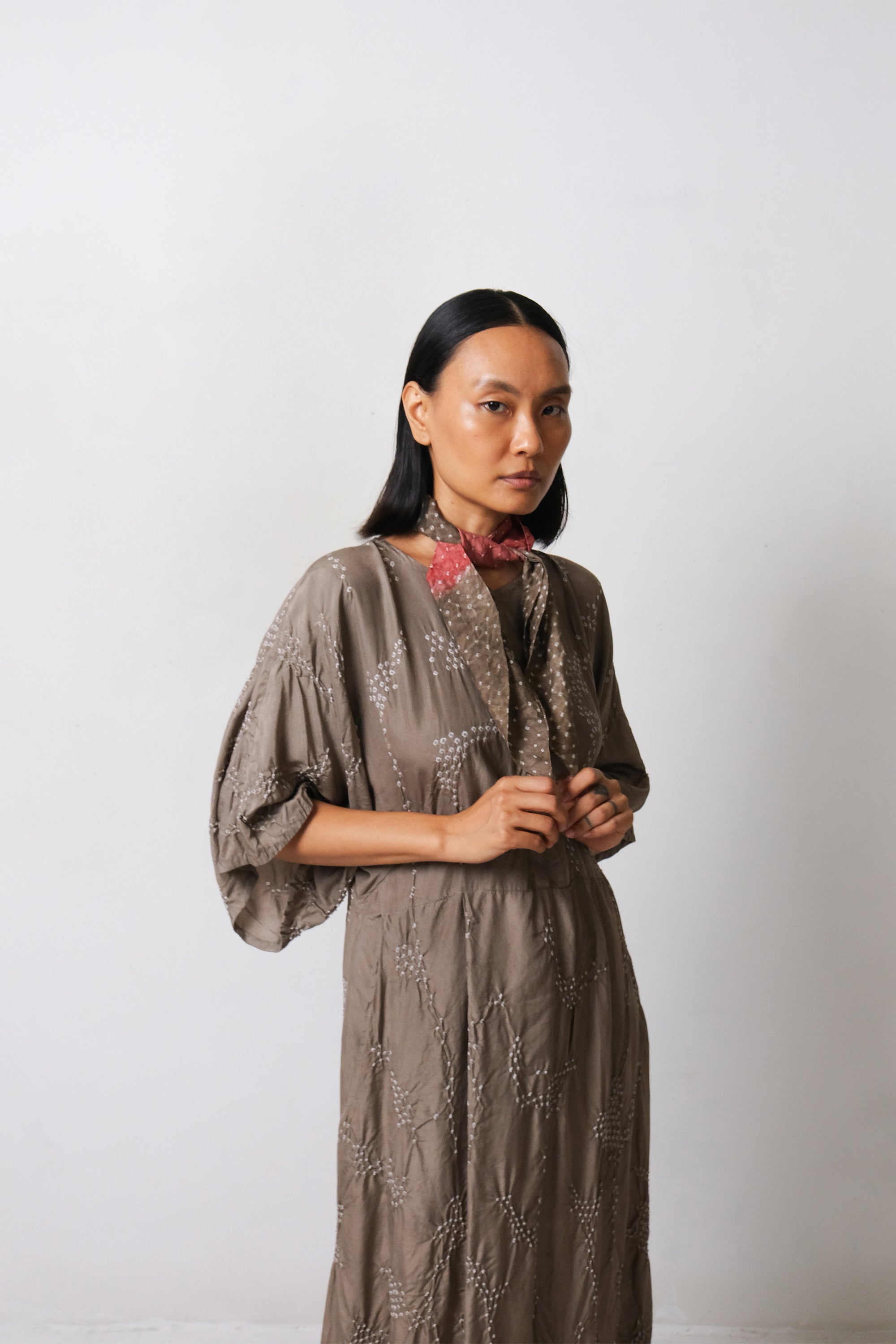 BANDHANI KIMONO SLEEVE SILK DRESS IN CHARCOAL