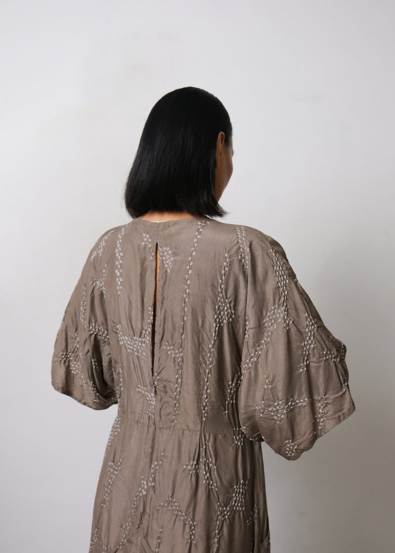 BANDHANI KIMONO SLEEVE SLIK DRESS IN CHARCOAL