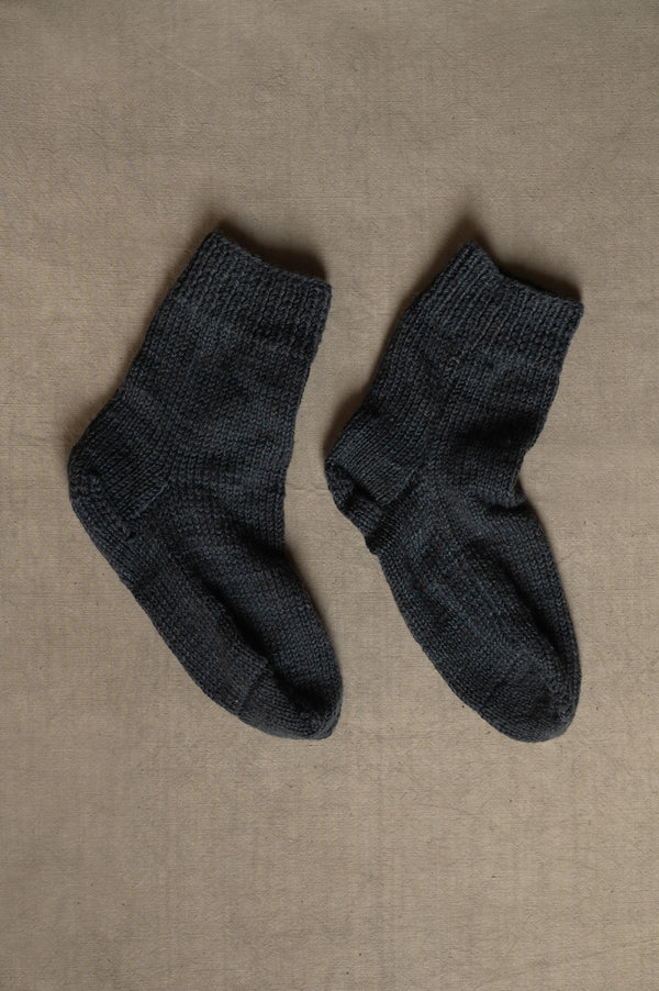 HAND-KNITTED PAIR OF SOCKS DYED IN NATURAL INDIGO