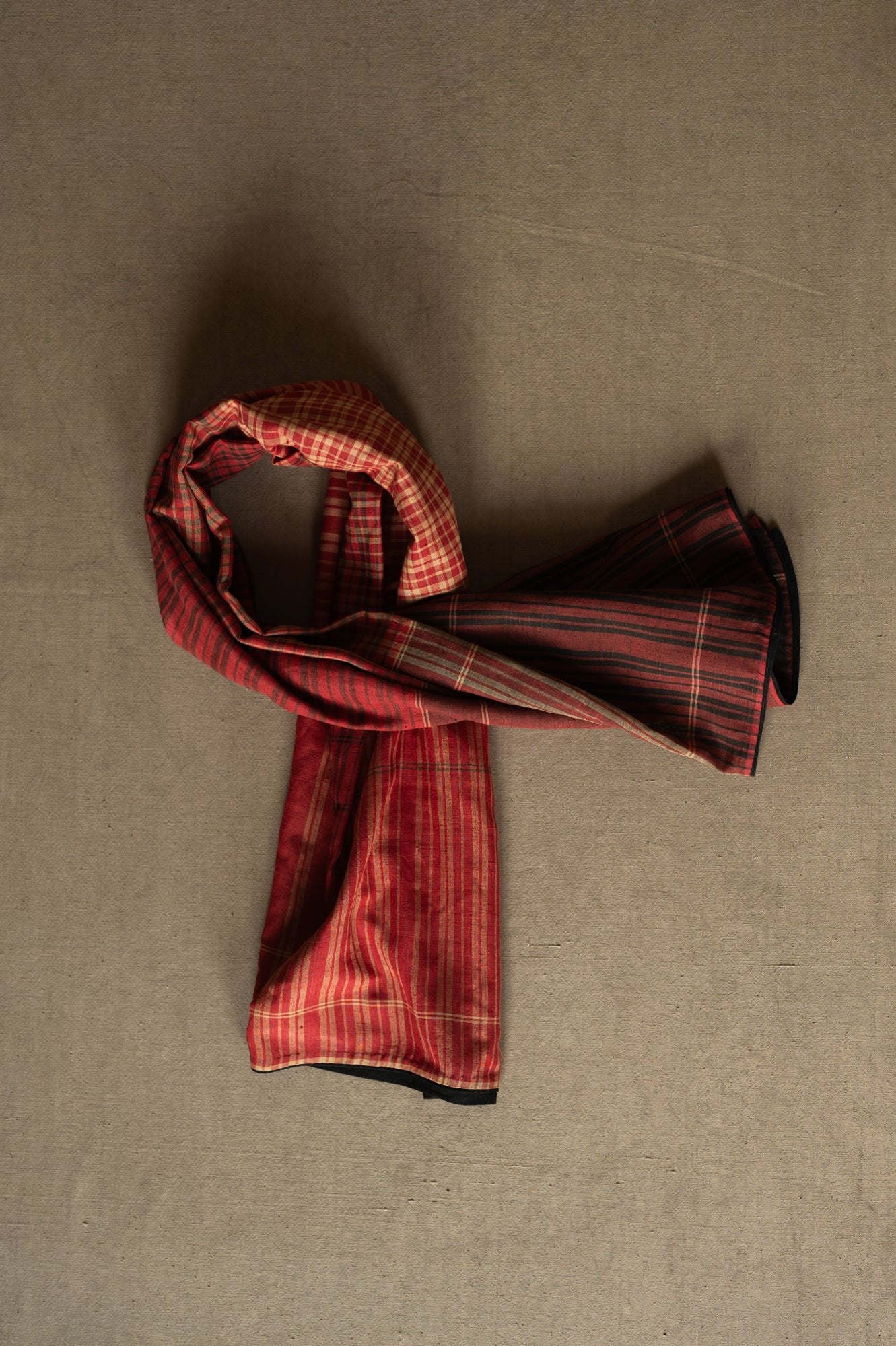 YARN DYED JAMDANI SCARF IN RED