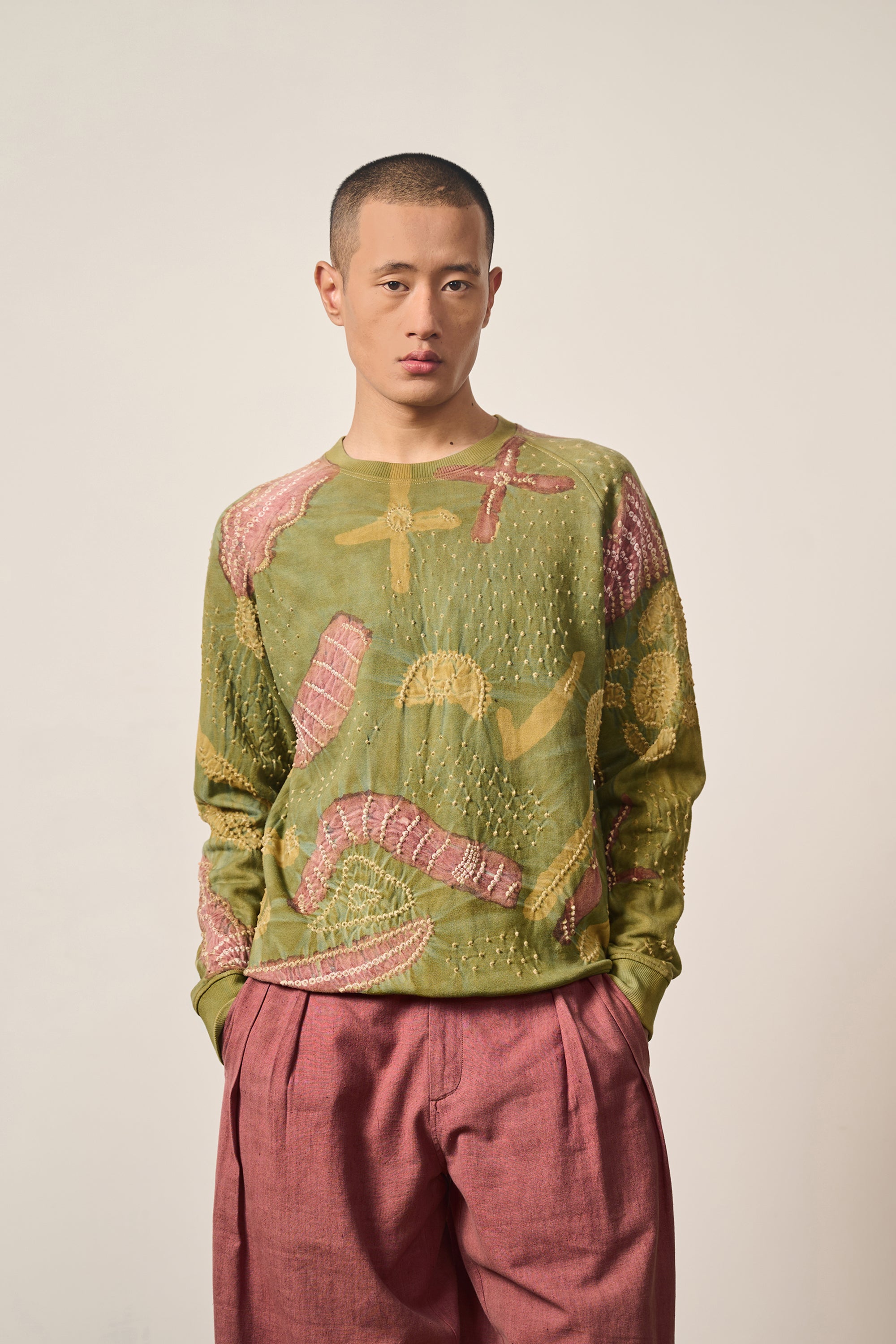 MULTICOLOUR HANDPAINTED SWEATSHIRT CRAFTED WITH BANDHANI