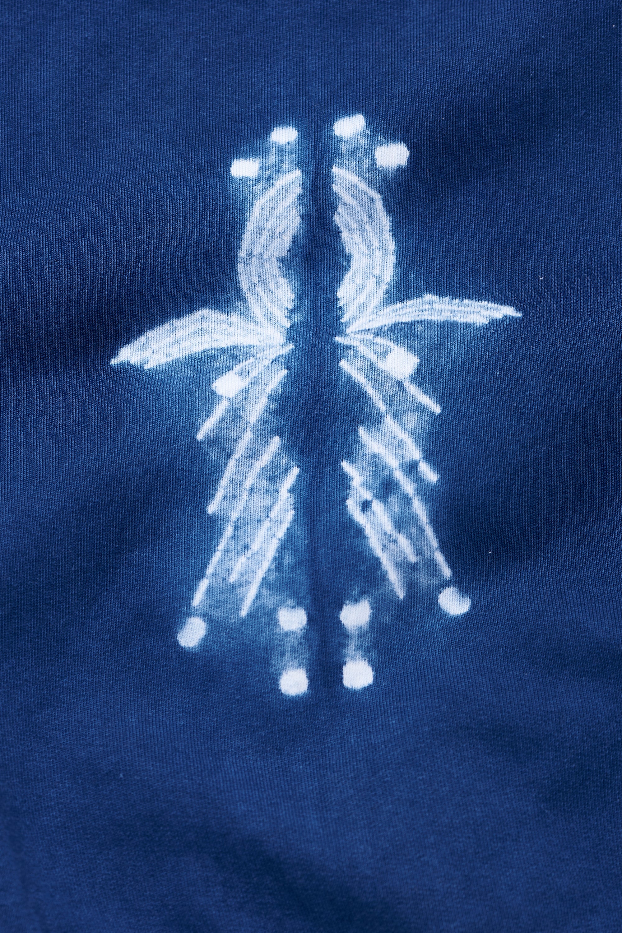 MEDIUM INDIGO COTTON SHIBORI SWEATSHIRT