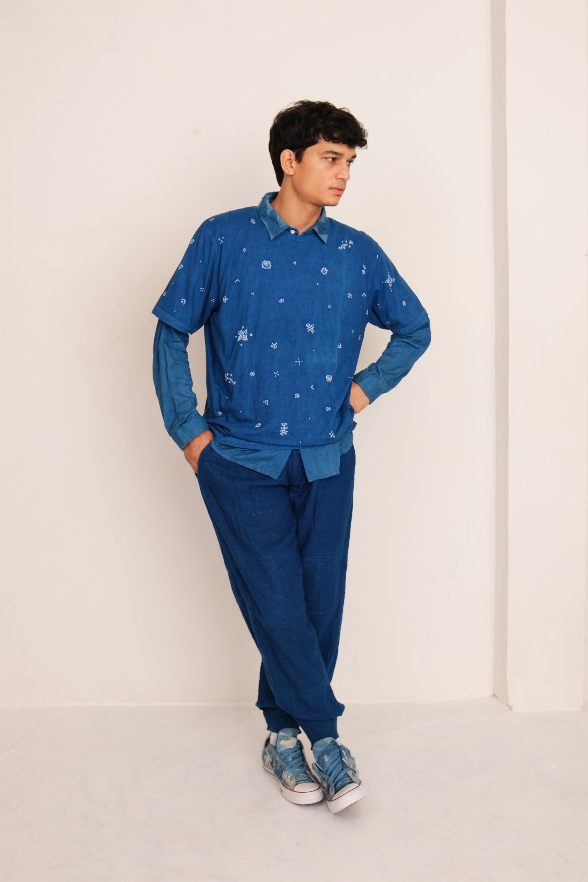 INDIGO BANDHANI TEE