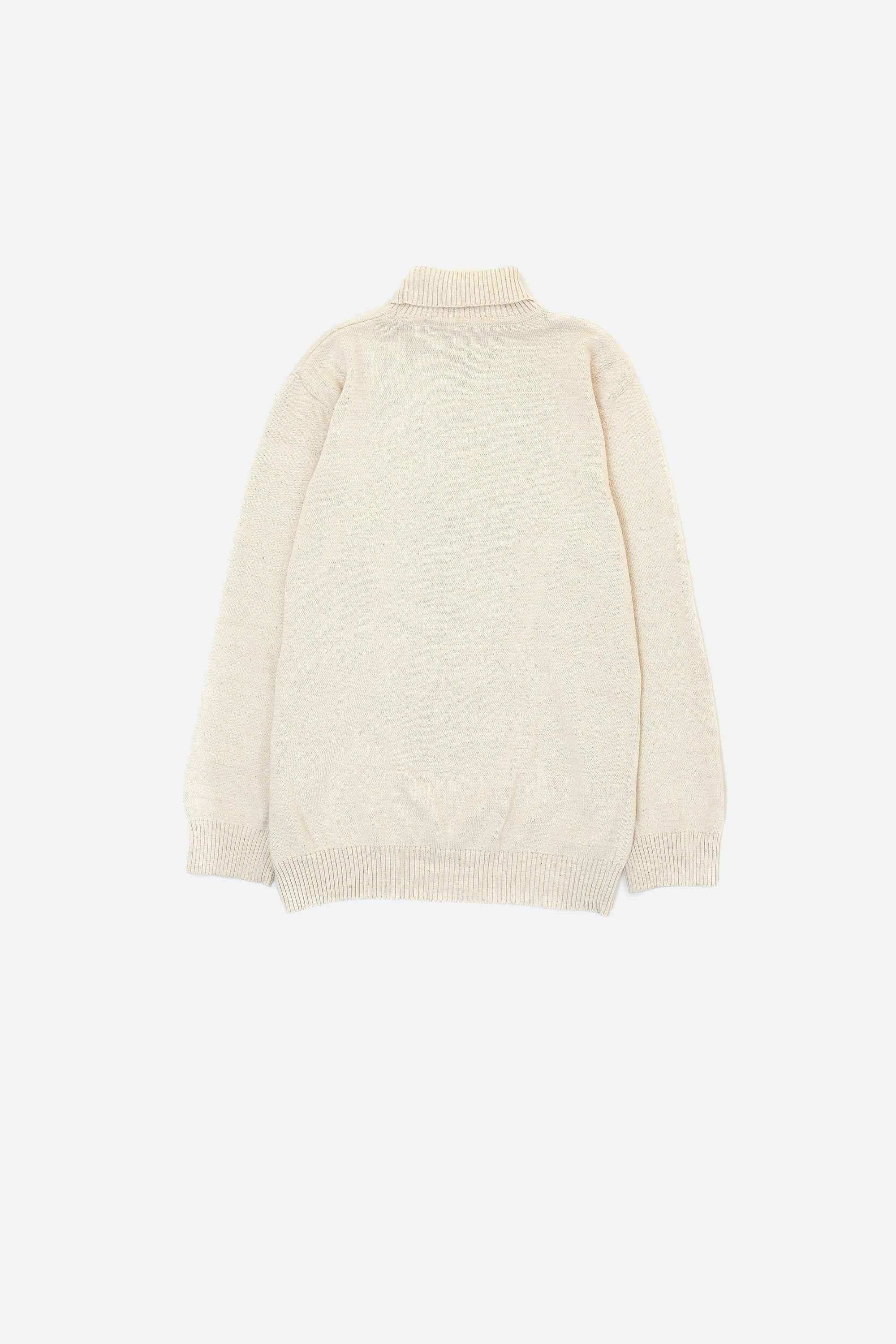 UNDYED TURTLENECK SWEATER