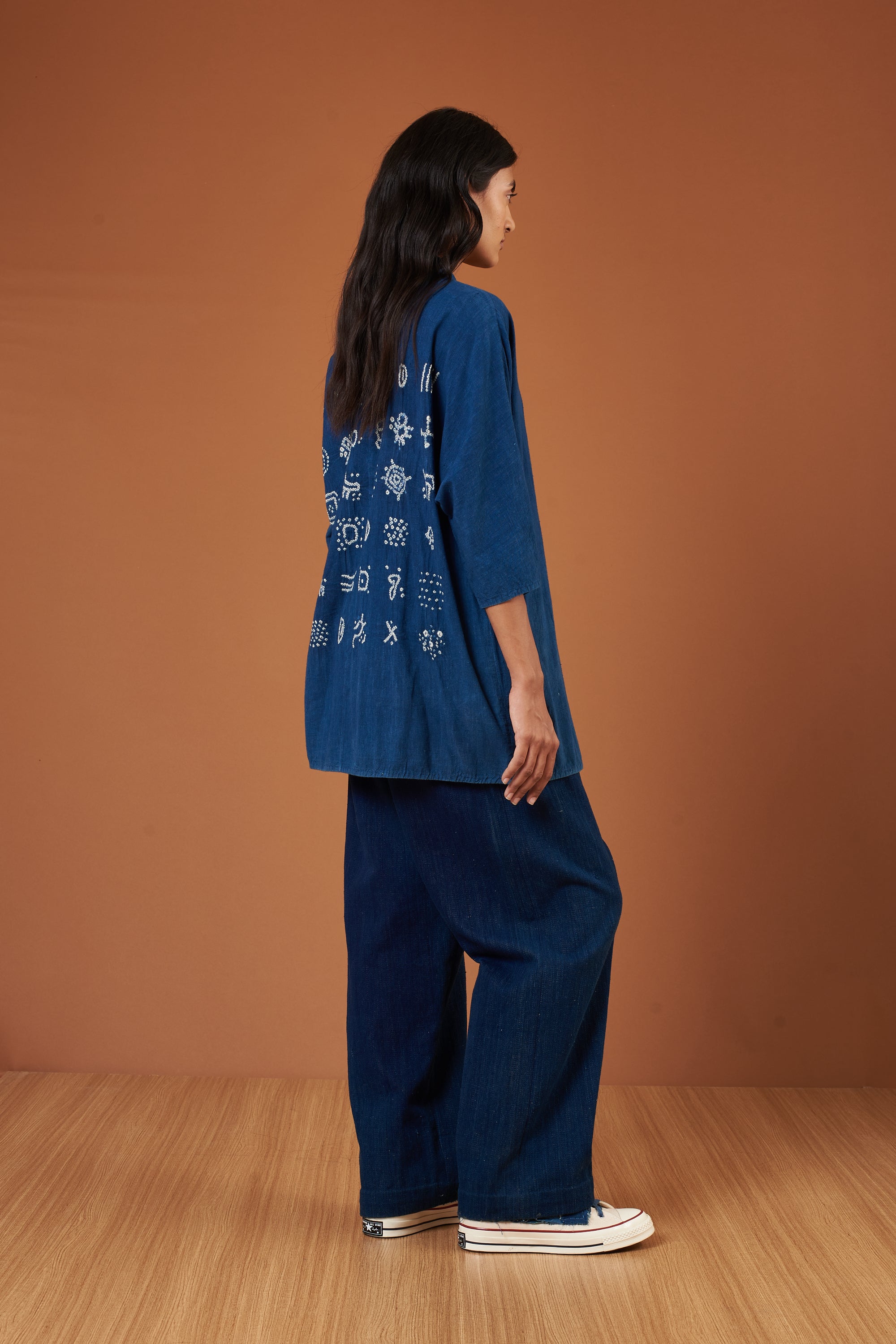 MEDIUM INDIGO ORGANIC COTTON BANDHANI SHIRT