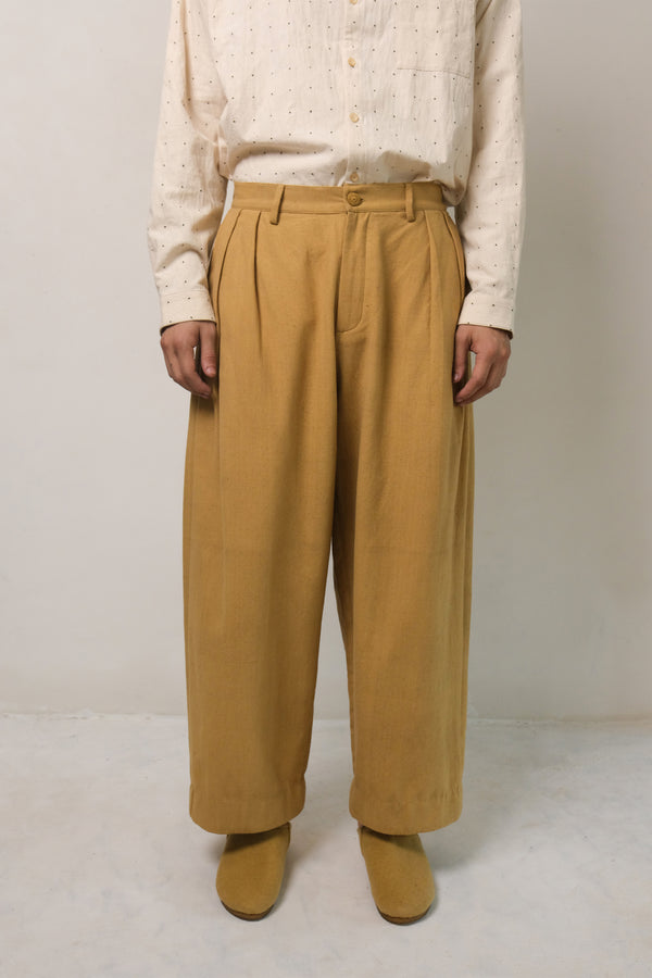 FLAXEN YELLOW PLEATED TROUSERS