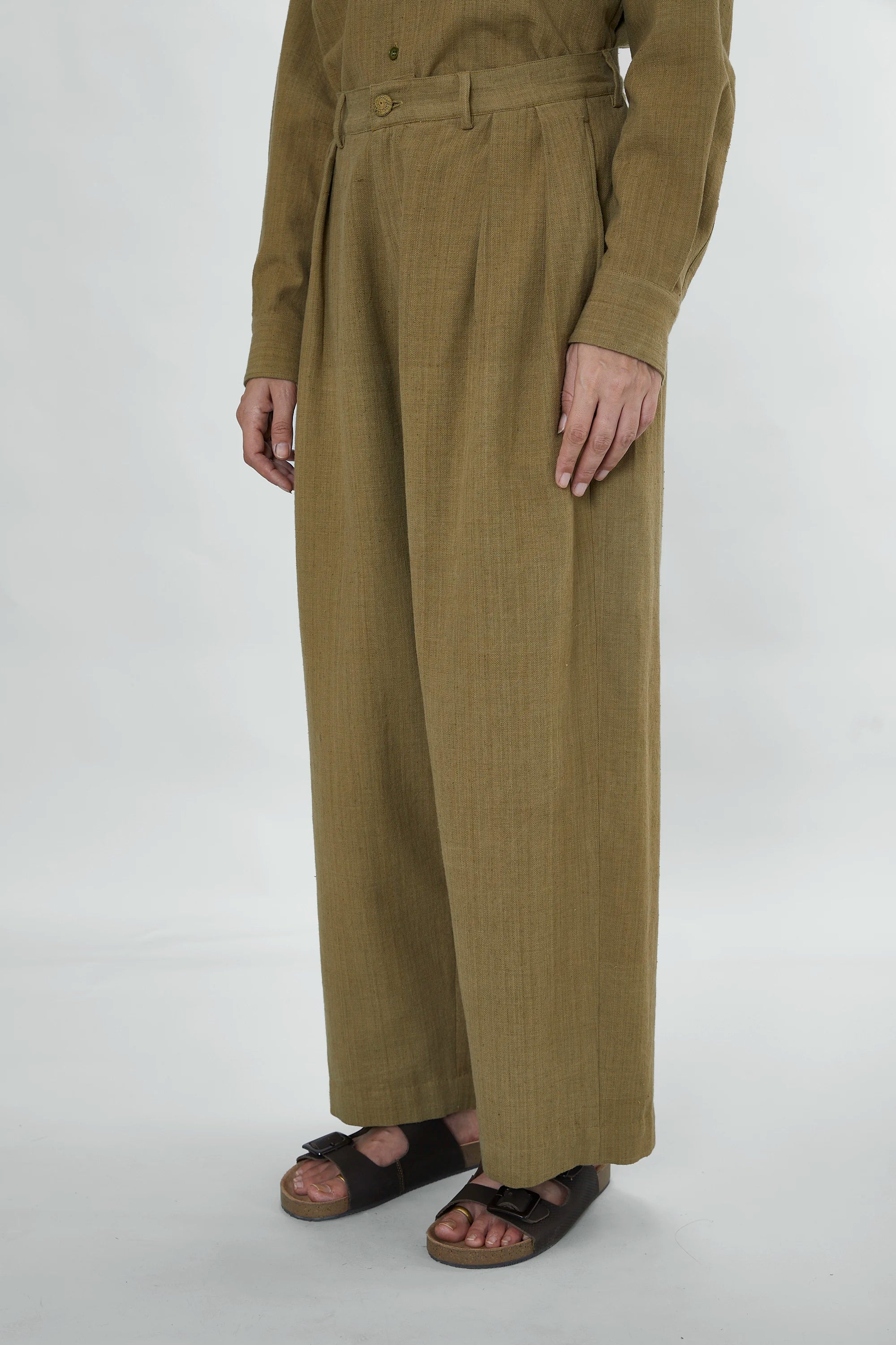 FLAXEN YELLOW COTTON PLEATED TROUSERS