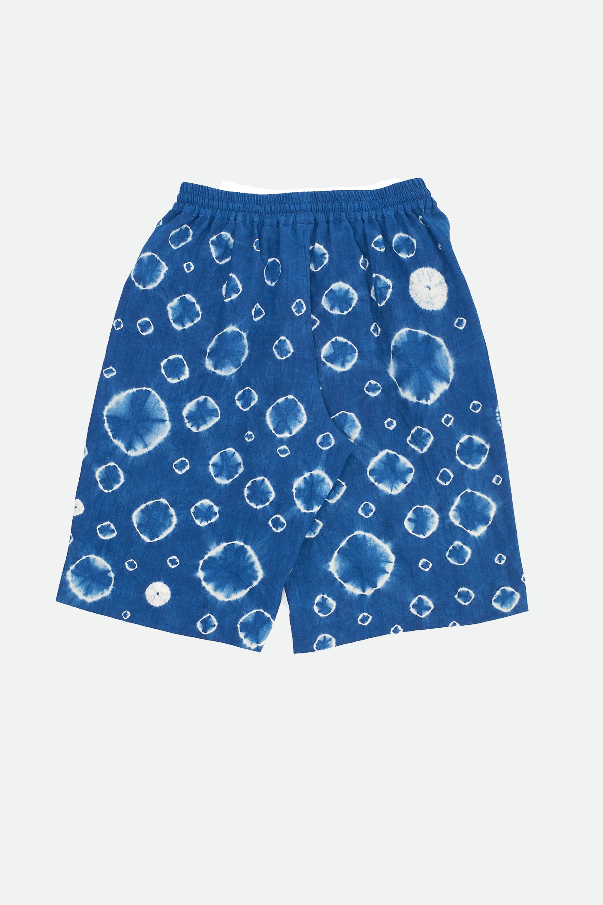 INDIGO RELAXED ORGANIC COTTON SHORTS SPECKLED WITH SHIBORI PATTERN