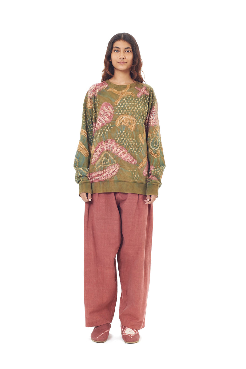 Multicolour Handpainted Sweatshirt Crafted With Bandhani