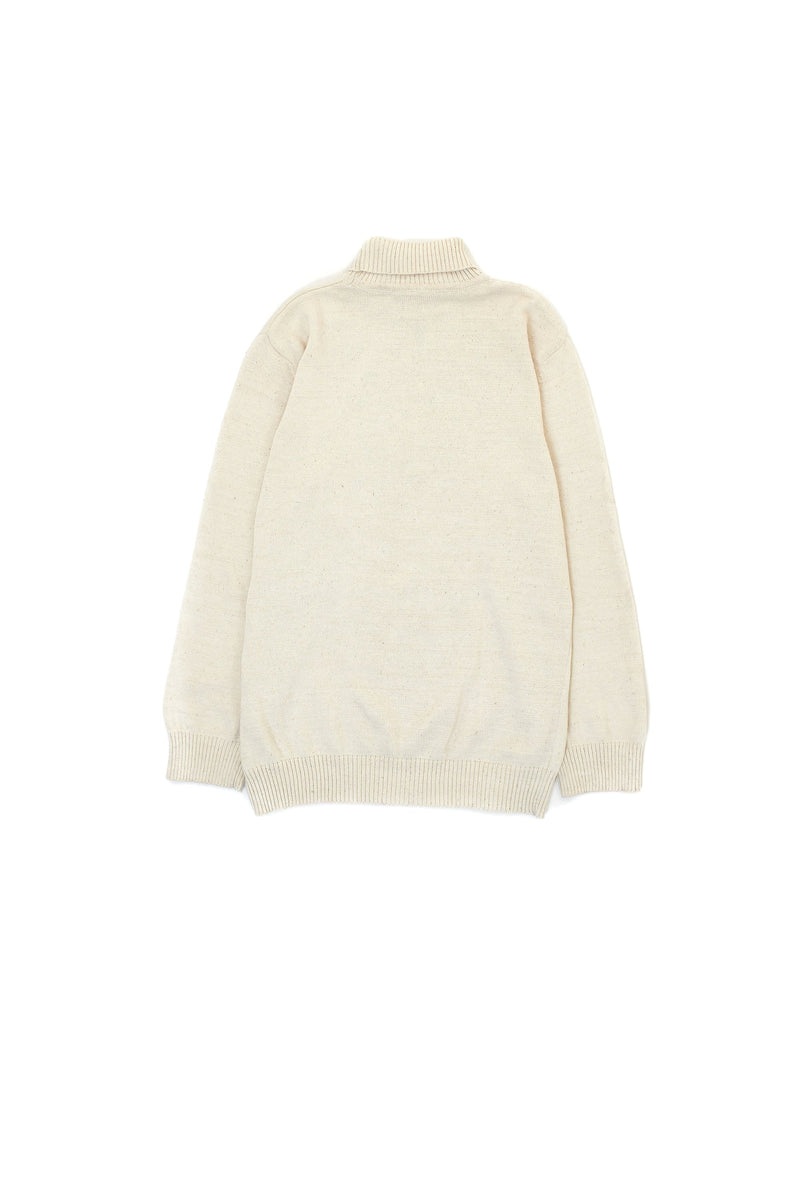 UNDYED TURTLENECK SWEATER